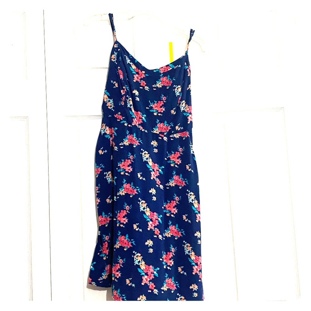 Keyhole back, Floral Dress with Pockets.